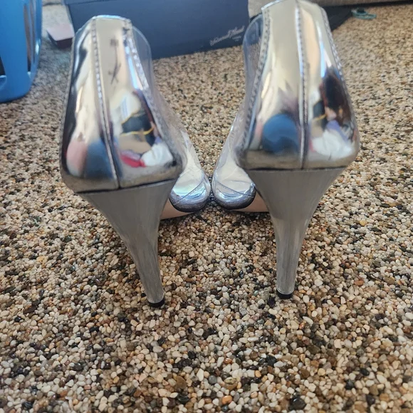 Good American Metallic Silver Heels, Size 9 - Picture 5 of 9